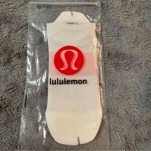 Lululemon Daily Essential ankle socks size Medium-Large
